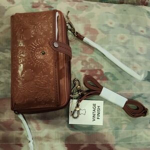 New The Sak Iris Smartphone Cross Body Bag Leather Wallet